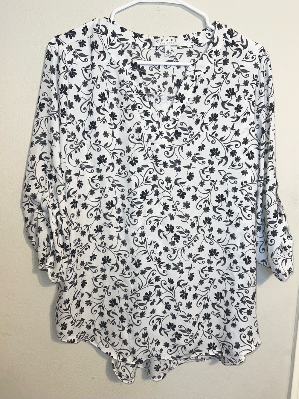 Chaus White And Gray Floral V-Neck Blouse